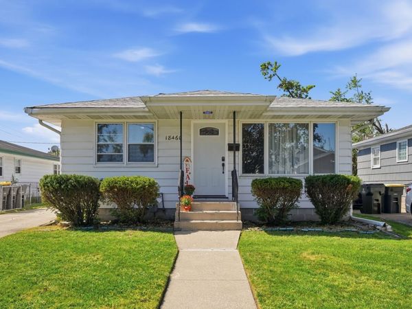18460 Oakwood Avenue, Lansing, IL 60438