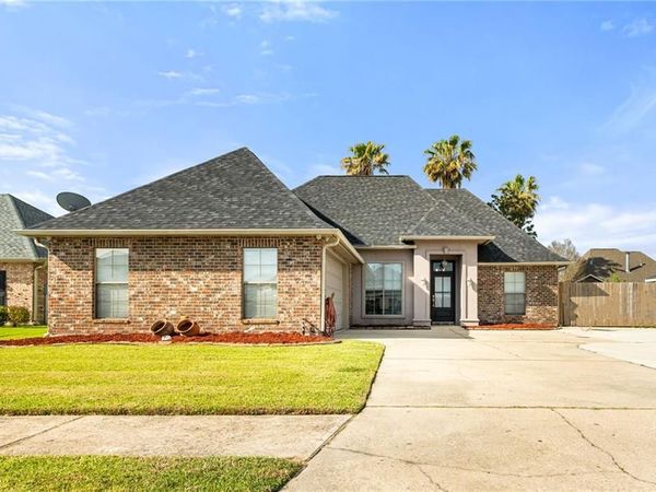 114 GLORIA Court , Montz, LA 70068