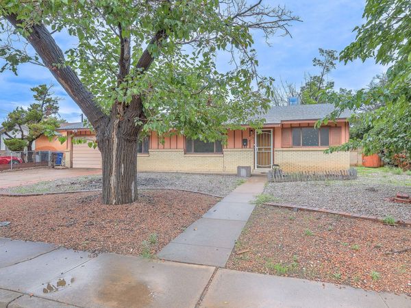 422 Glorieta Street NE, Albuquerque, NM 87123