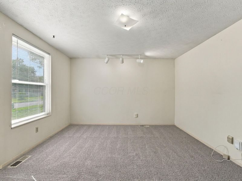 2255 Cardston Drive, Columbus, OH 43232 Photo 11