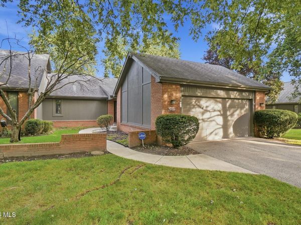 25 Kingsview Drive , Perrysburg, OH 43551