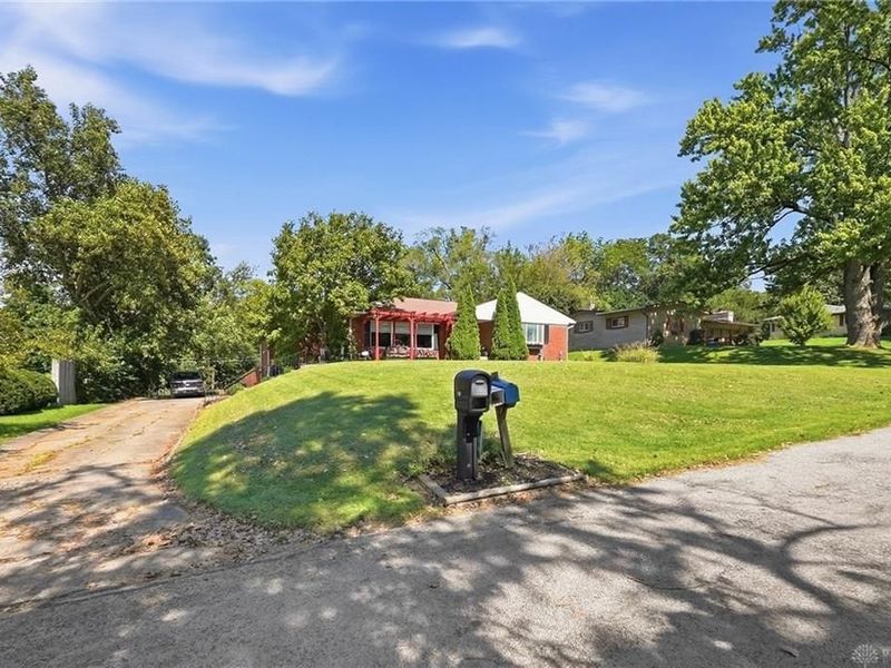 186 Meadow Lane, Springfield, OH 45505 Photo 4