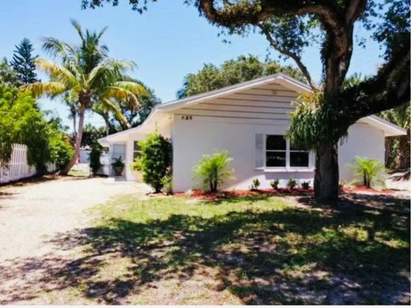 635 HOLLY ROAD , VERO BEACH, FL 32963