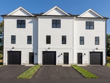 40 Cranberry Hwy, Unit 1, Rochester, MA 02770