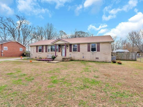 6810 Longview Dr, Murfreesboro, TN 37129