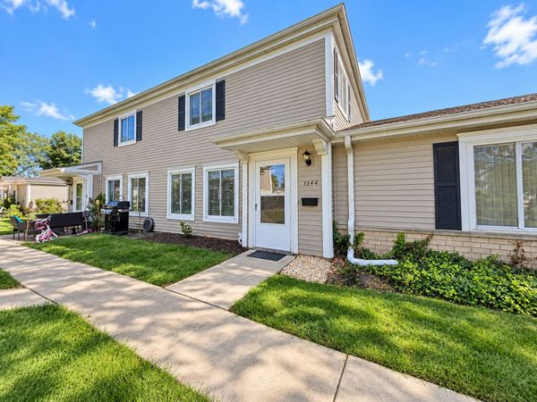 1344 Cove Drive , Prospect Heights, IL 60070