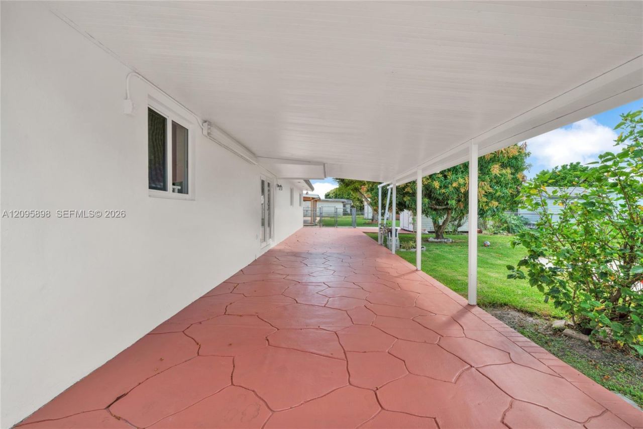 2610 SW 108th Ave , Miami, FL 33165 Photo
