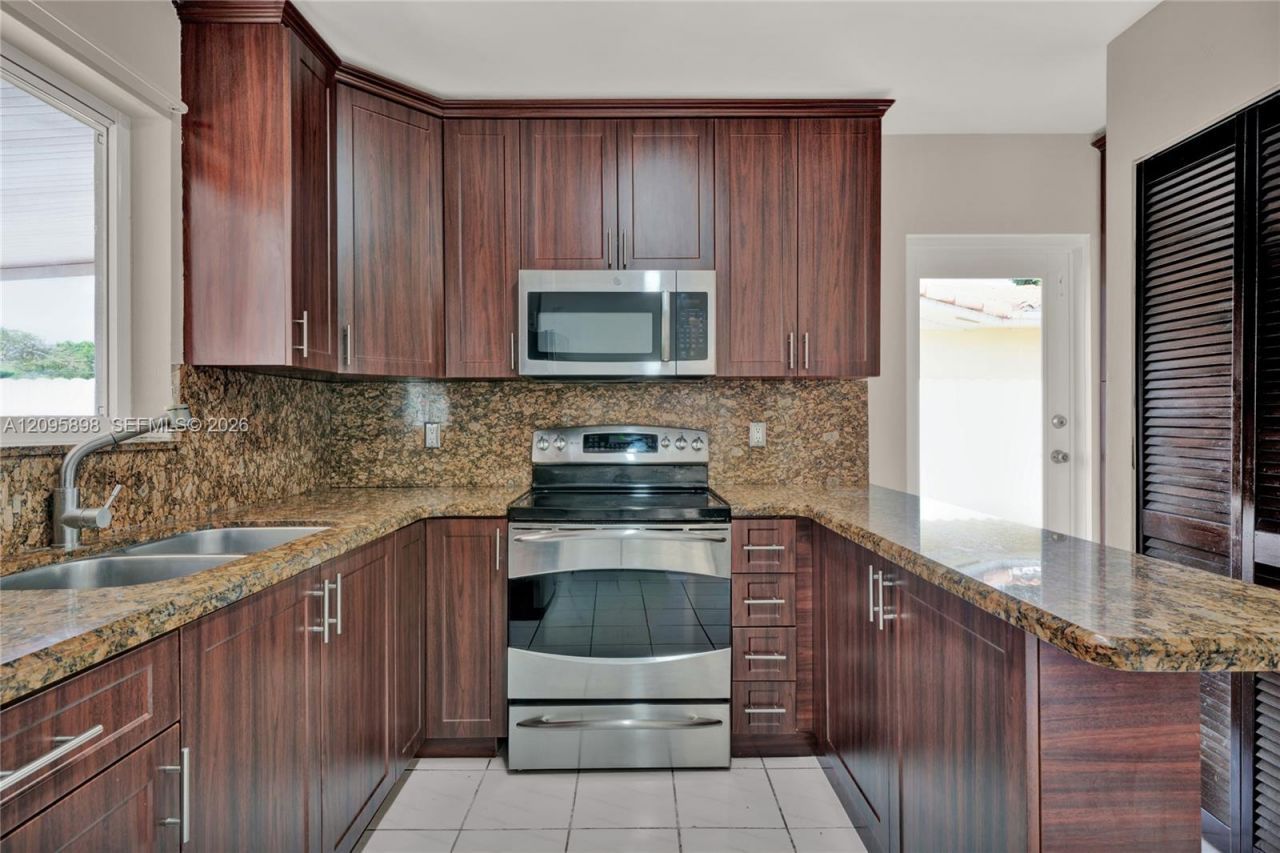 2610 SW 108th Ave , Miami, FL 33165 Photo