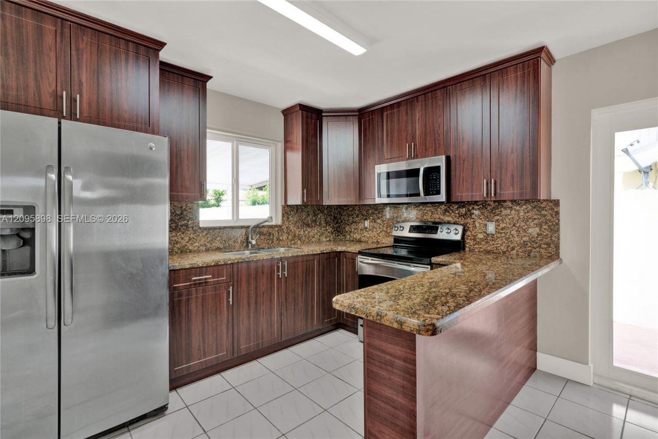 2610 SW 108th Ave , Miami, FL 33165 Photo
