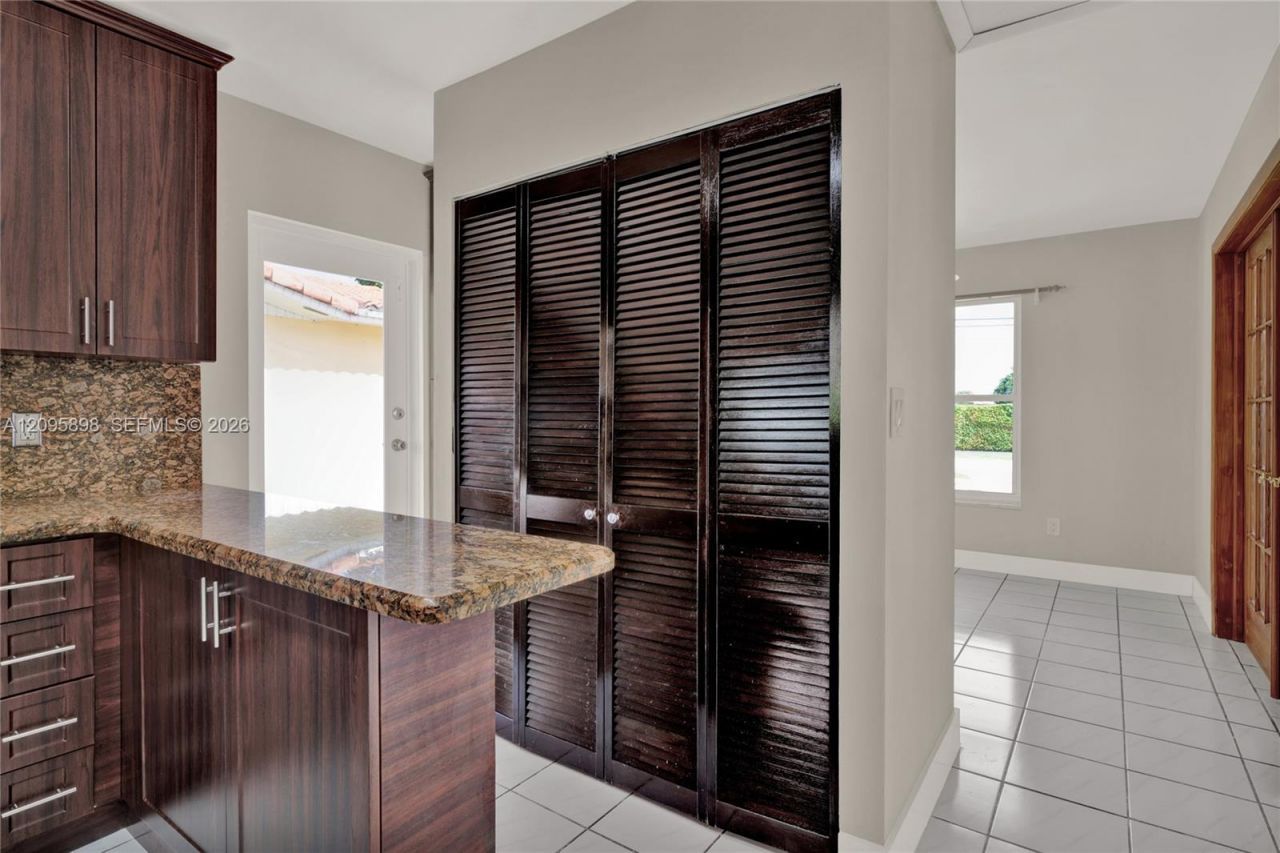 2610 SW 108th Ave , Miami, FL 33165 Photo