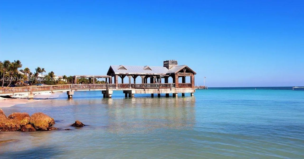 17287 Cayman Dr , Unit 17287, Sugarloaf, FL 33042 Photo