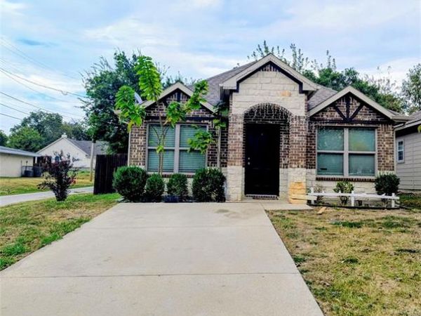 3201 Bois D Arc Street , Greenville, TX 75401