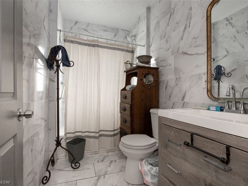 1089 Lakeview Road, Cleveland, OH 44108 Photo 20