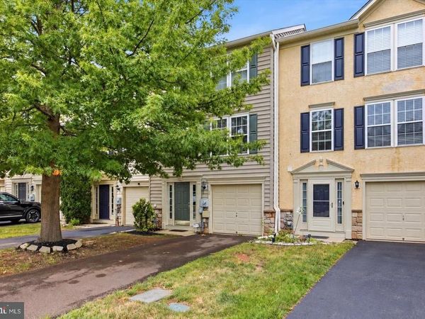 30 N SAVANNA DRIVE , POTTSTOWN, PA 19465