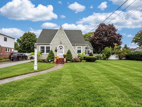 21 James Street , Islip, NY 11751