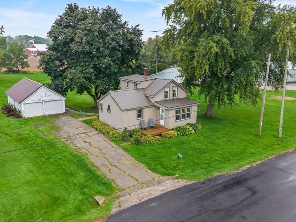 W6883 Arbor Road, Juneau, WI 53039