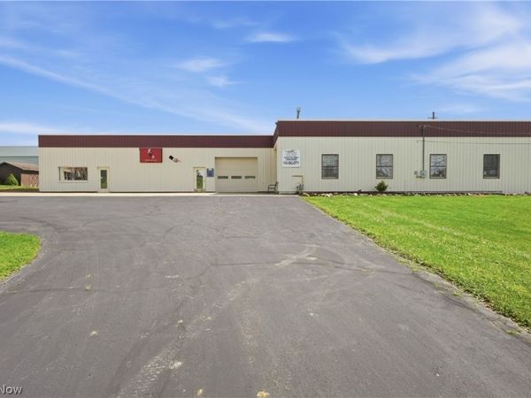 1379 S Chillicothe Road , Aurora, OH 44202