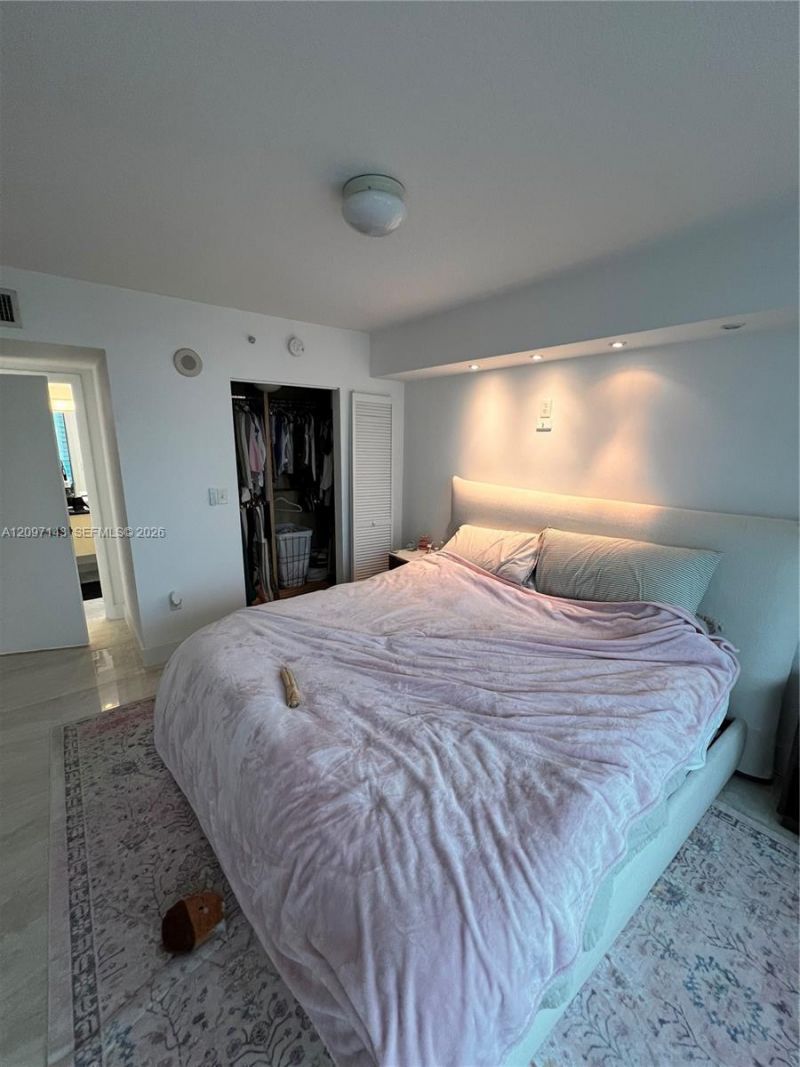 31 SE 5th Street, Unit 2801, Miami, FL 33131 Photo