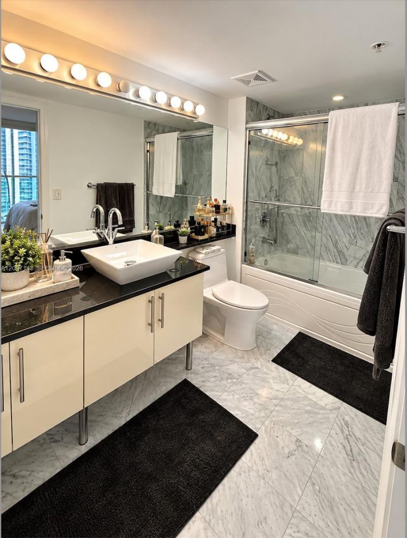 31 SE 5th Street, Unit 2801, Miami, FL 33131 Photo