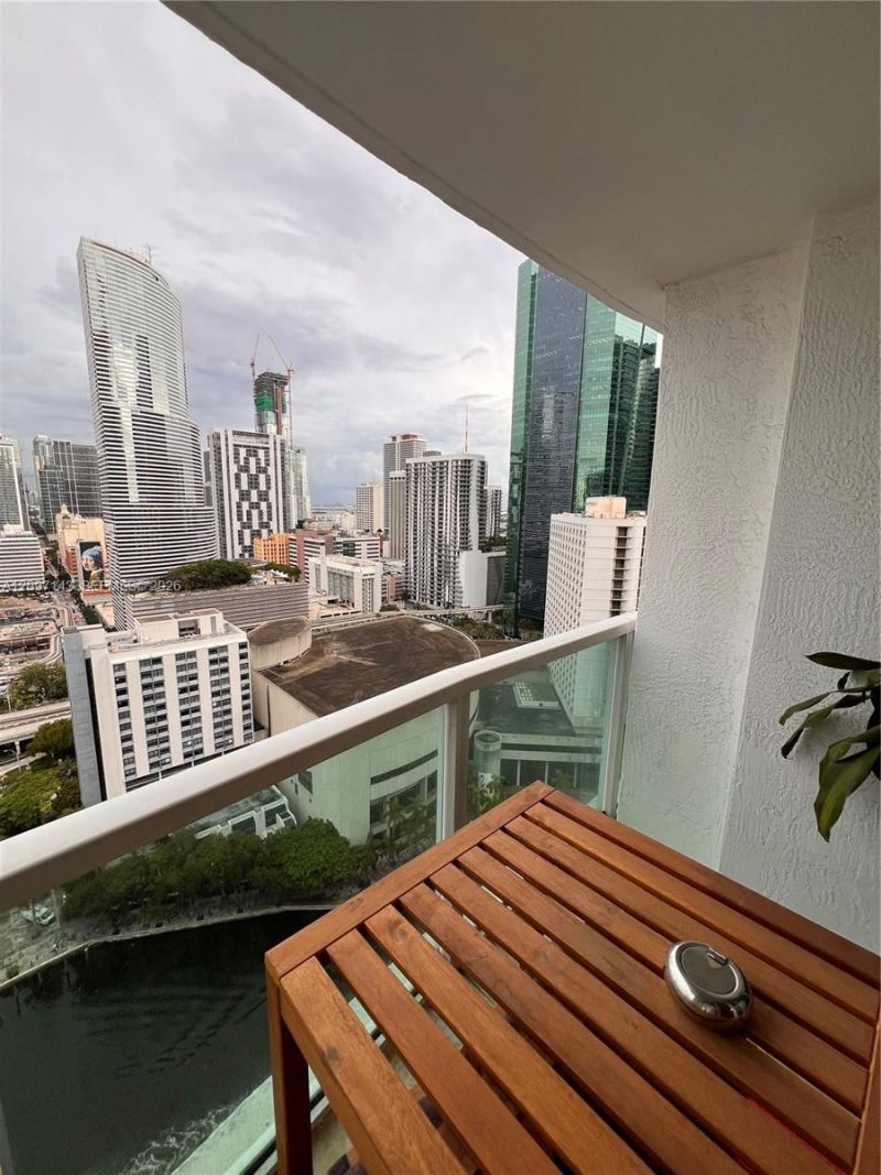 31 SE 5th Street, Unit 2801, Miami, FL 33131 Photo