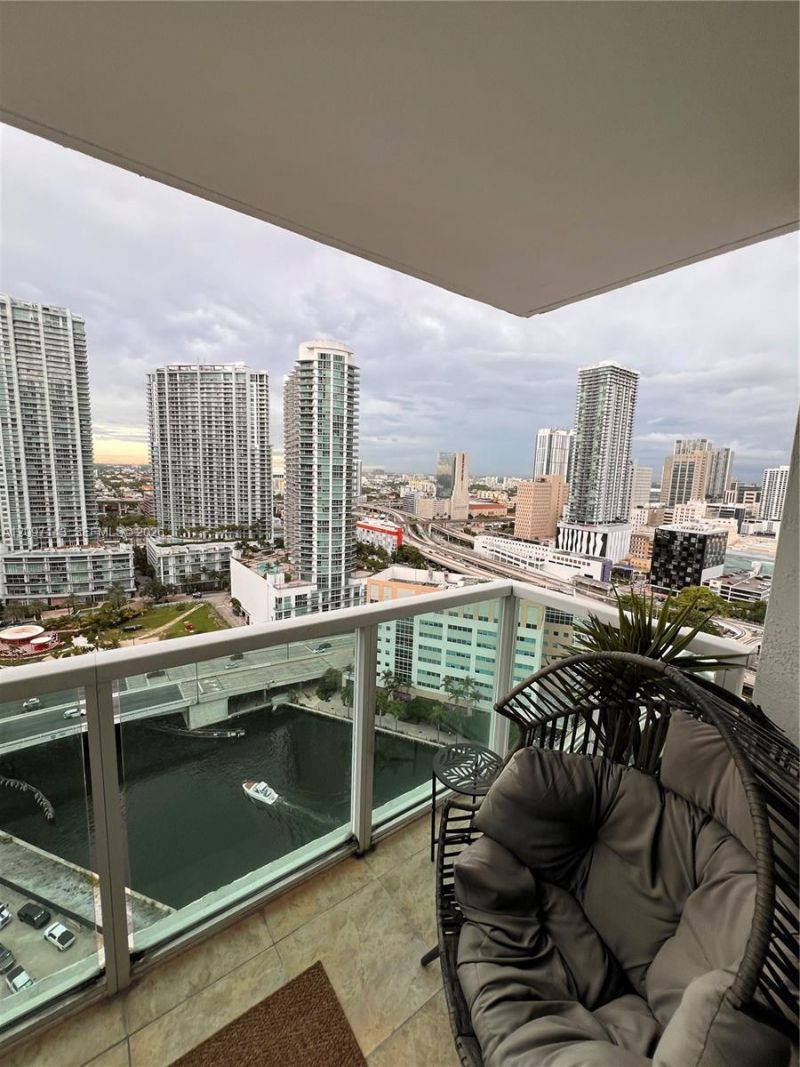 31 SE 5th Street, Unit 2801, Miami, FL 33131 Photo