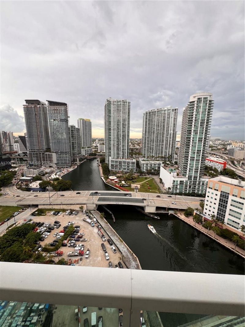31 SE 5th Street, Unit 2801, Miami, FL 33131 Photo