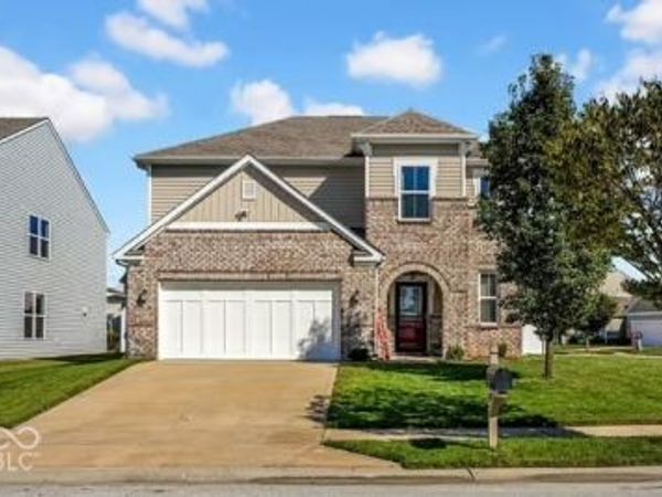 2262 Creekland Creek, Columbus, IN 47201