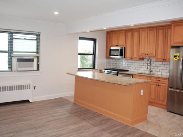 61 White Oak , Unit 5H, New Rochelle, NY 10801
