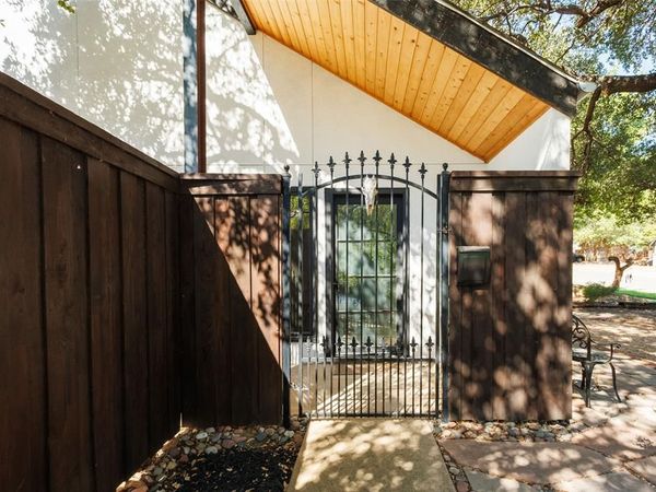 3701 W 5th Street, Fort Worth, TX 76107