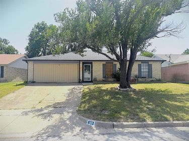 812 Reveille Road, Fort Worth, TX 76108