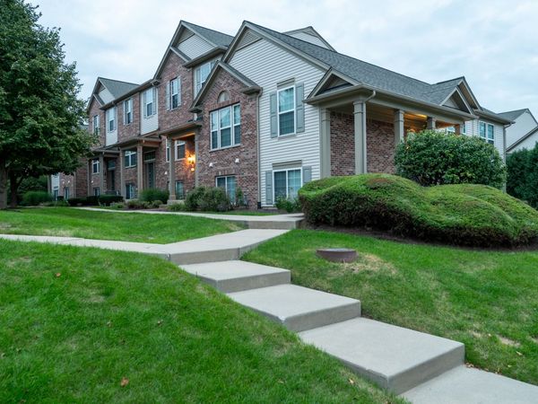 250 Devoe Drive , Oswego, IL 60543