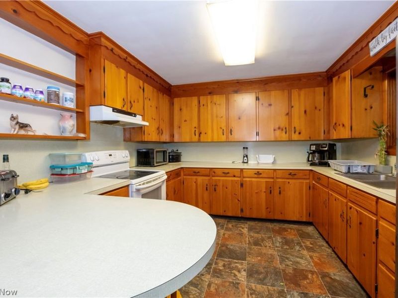 2106 Friar Tuck Circle, Wooster, OH 44691 Photo 4