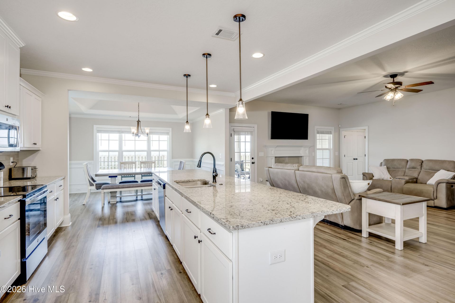 1089 Archard Street Photo 14