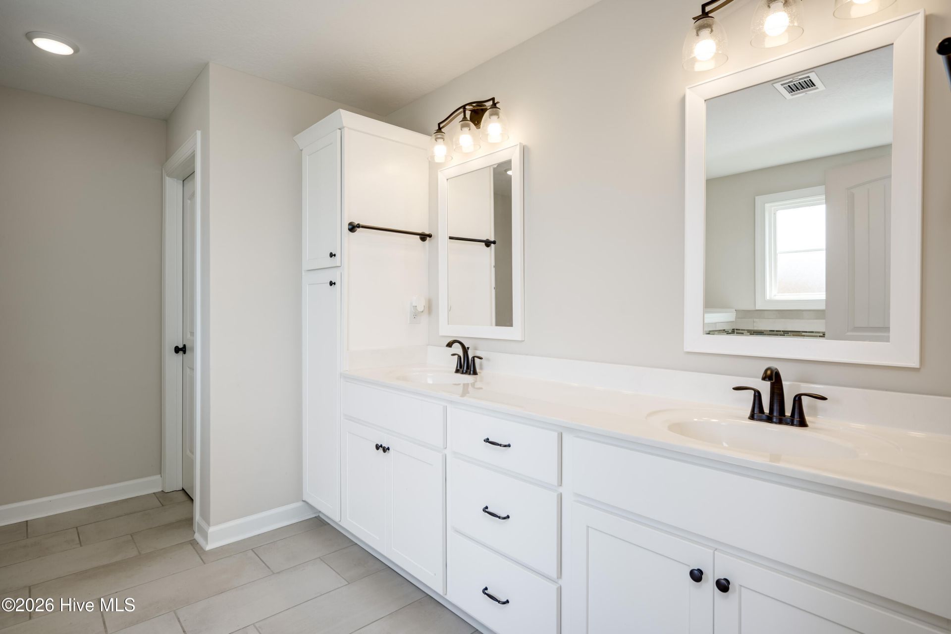 1089 Archard Street Photo 21