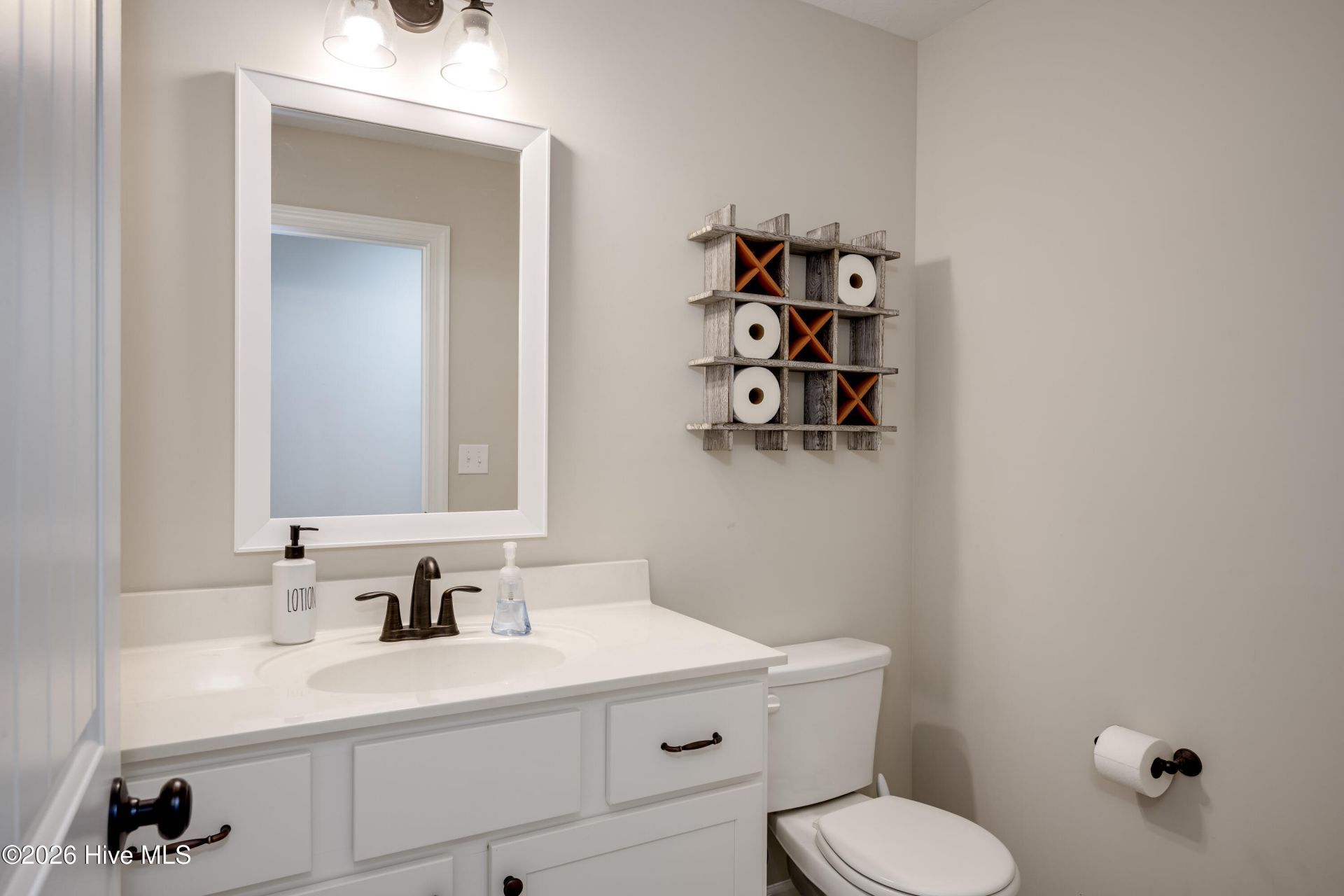 1089 Archard Street Photo 25