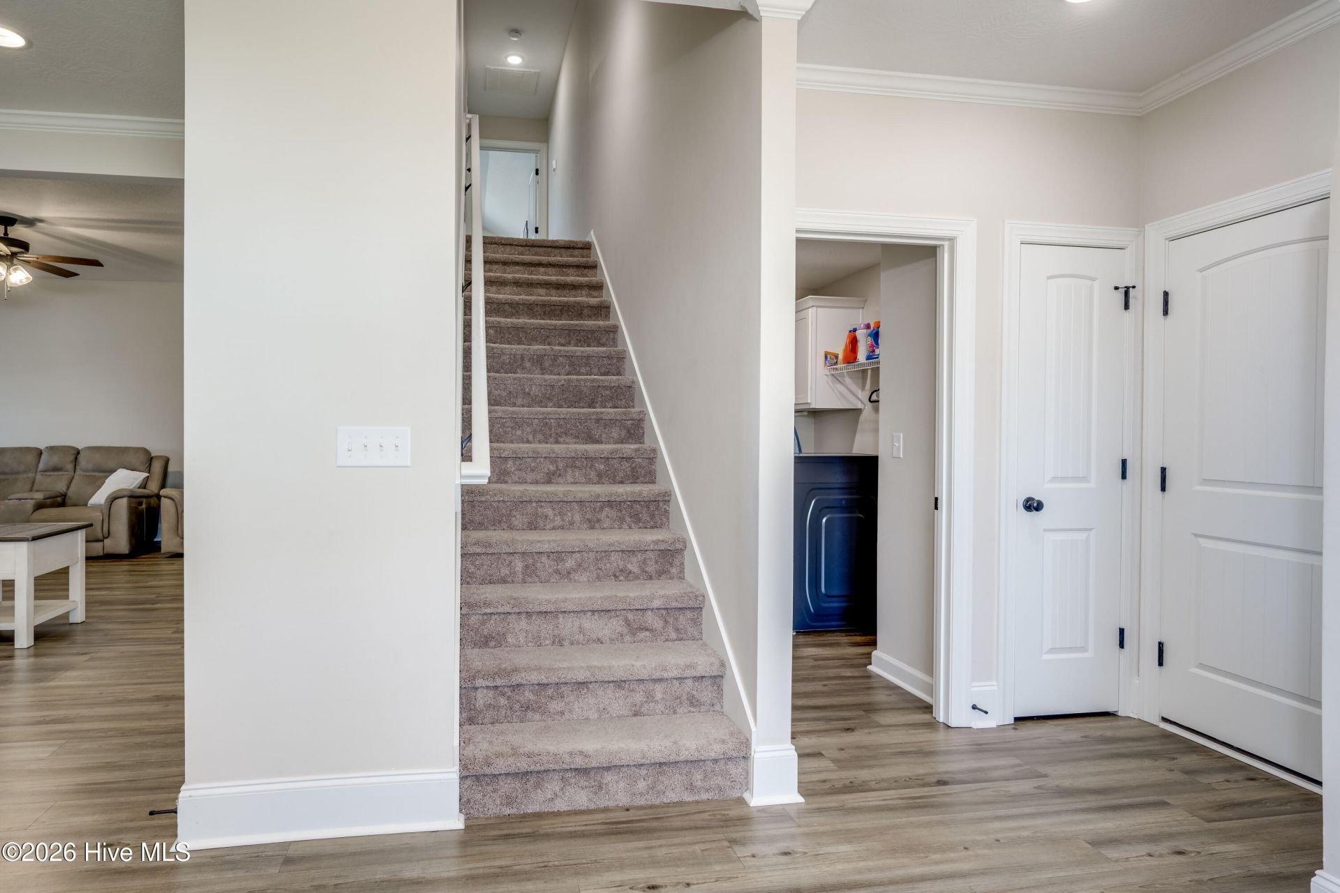 1089 Archard Street Photo 32