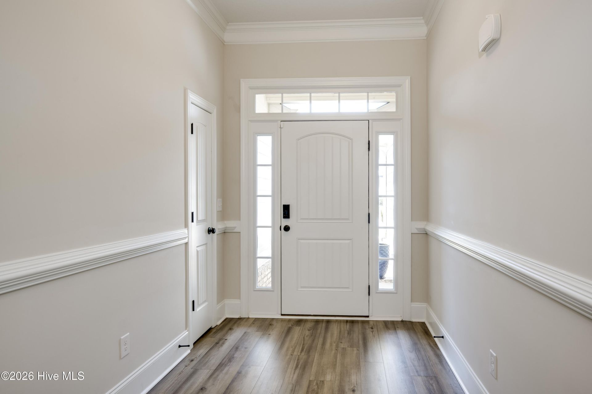 1089 Archard Street Photo 4