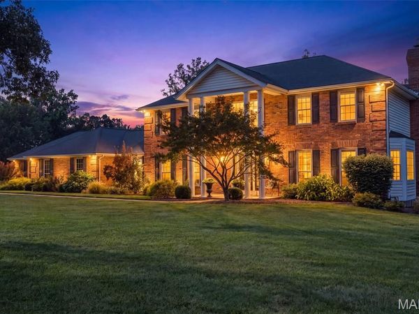 9 Clarkson Farm Drive, Chesterfield, MO 63017