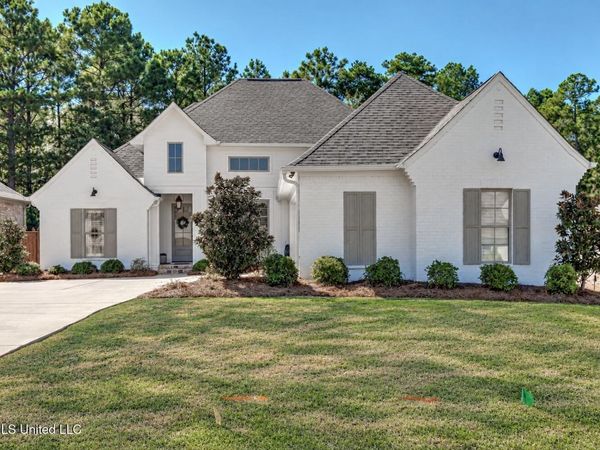 113 Long Leaf Way, Flowood, MS 39232