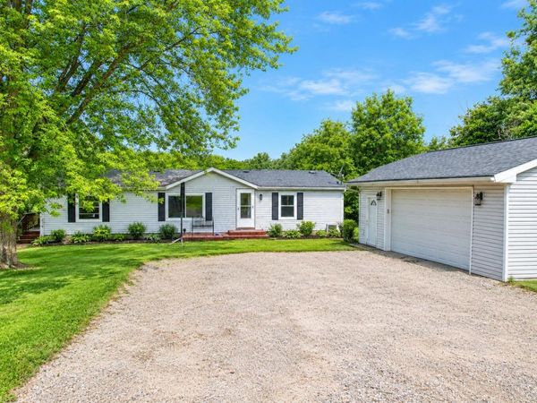 6100 Otis Lake Road, Delton, MI 49046