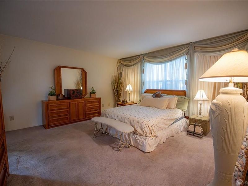 8860 Christygate Lane, Huber Heights, OH 45424 Photo 11