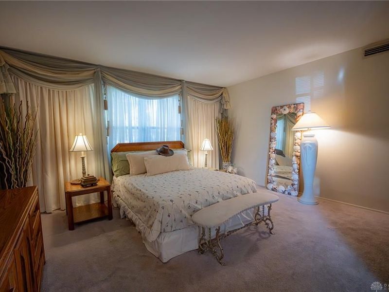 8860 Christygate Lane, Huber Heights, OH 45424 Photo 12