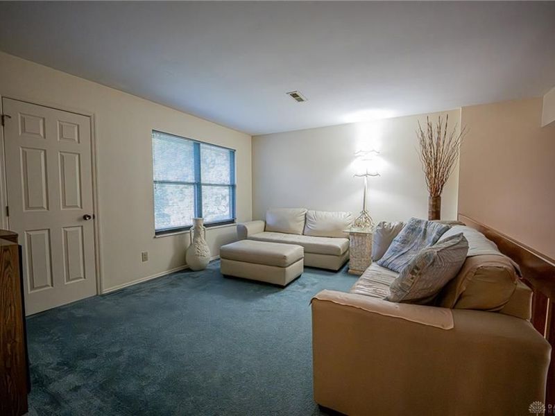 8860 Christygate Lane, Huber Heights, OH 45424 Photo 19