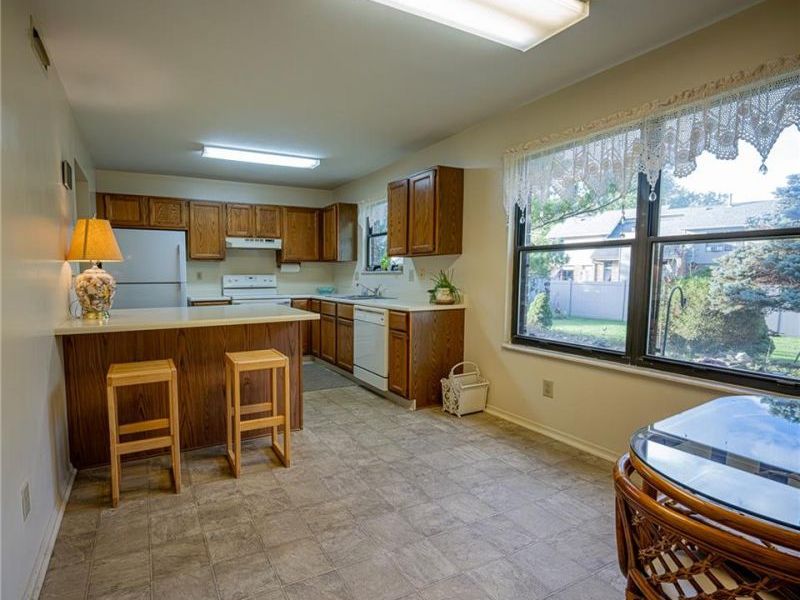 8860 Christygate Lane, Huber Heights, OH 45424 Photo 7