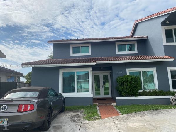 20042 W Lake Dr, Hialeah, FL 33015