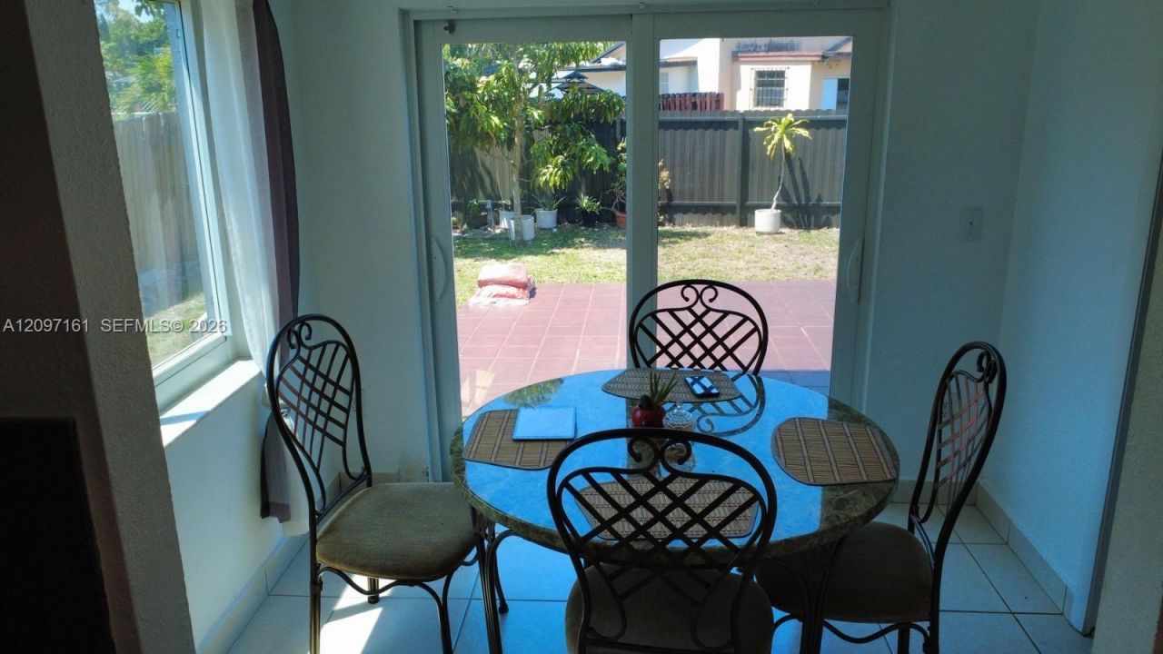 20042 W Lake Dr, Hialeah, FL 33015 Photo