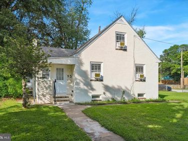 95 1ST AVENUE, ESSINGTON, PA 19029