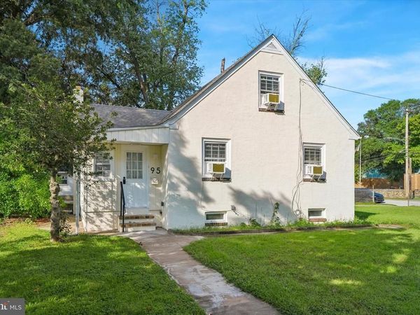 95 1ST AVENUE, ESSINGTON, PA 19029