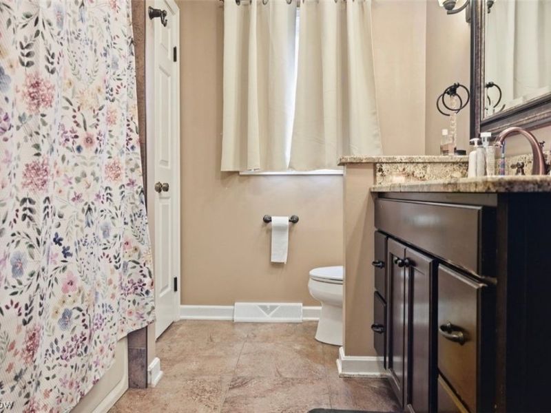 5652 Bonnell Drive, Youngstown, OH 44512 Photo 12