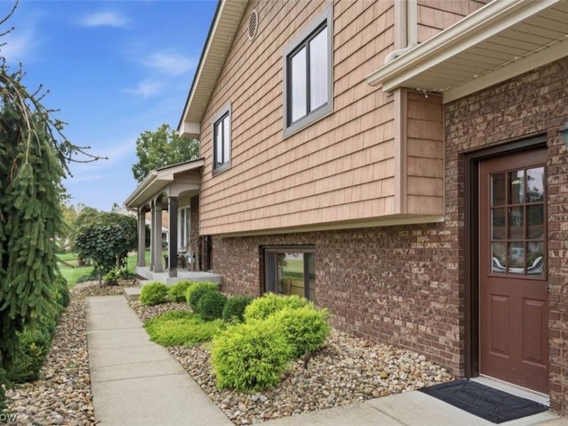 5652 Bonnell Drive, Youngstown, OH 44512 Photo 3
